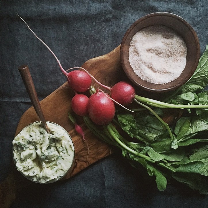 Radishes w/ Herbed Butter + Salt The perfect easy appetizer and quick snack that feels oh so gourmet. #glutenfree #paleo #keto